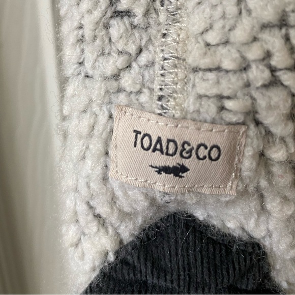 Toad&Co fuzzy Sherpa vest - Picture 9 of 10